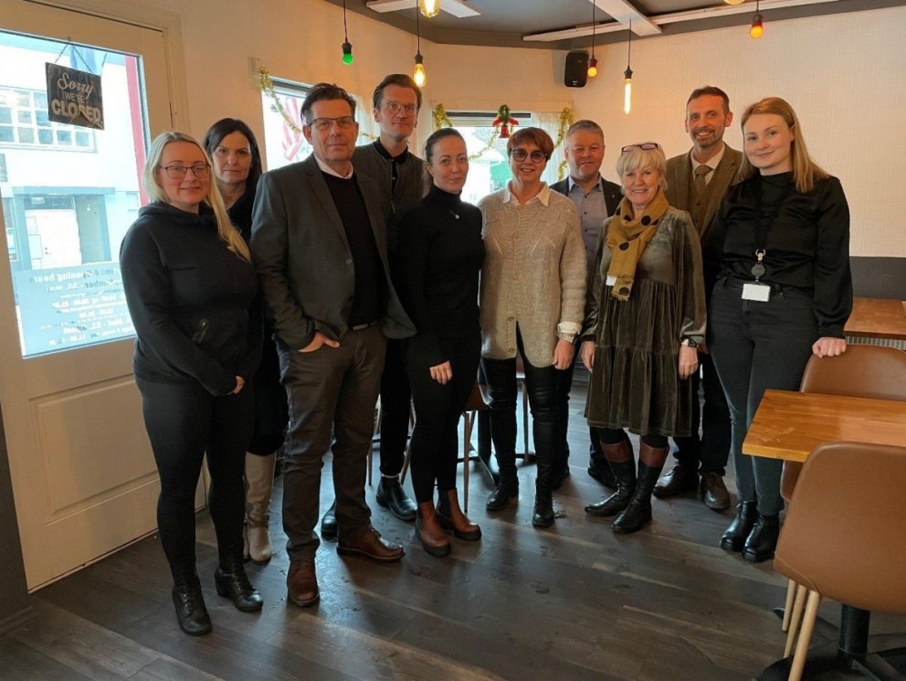 Á myndinni eru talið frá vinstri: Sigrún Líndal Þrastardóttir, ráðgjafi í Félags- og skólaþjónustu A…